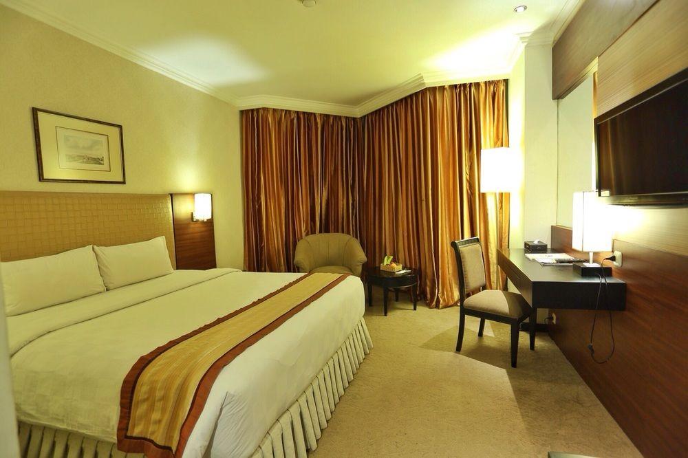Almadera Hotel Makassar Dış mekan fotoğraf