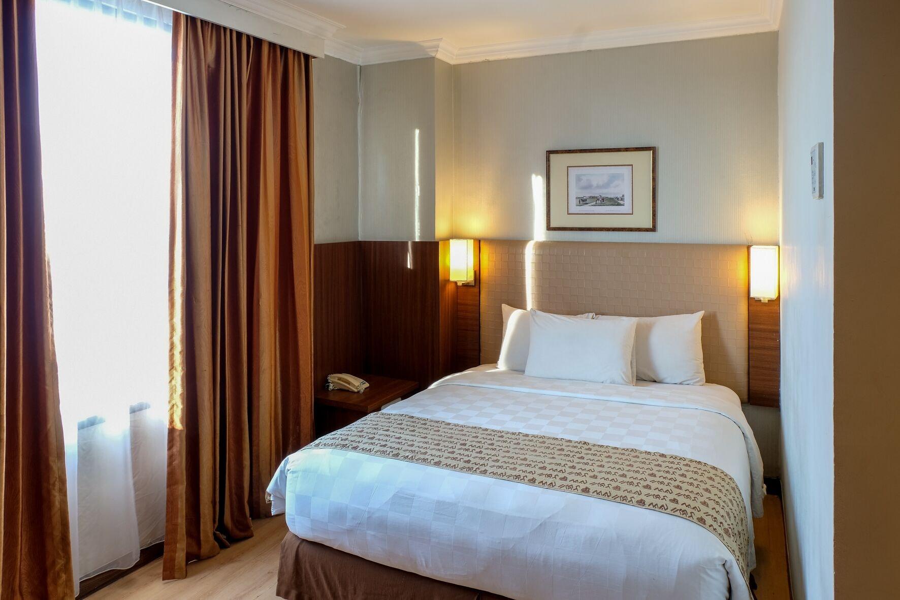 Almadera Hotel Makassar Dış mekan fotoğraf
