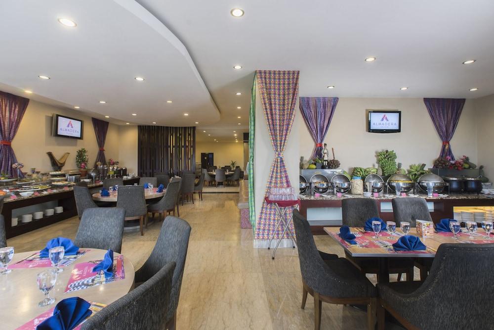 Almadera Hotel Makassar Dış mekan fotoğraf