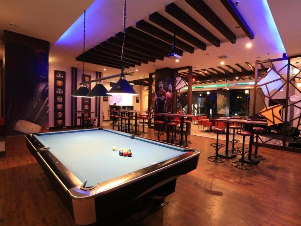 Almadera Hotel Makassar Dış mekan fotoğraf