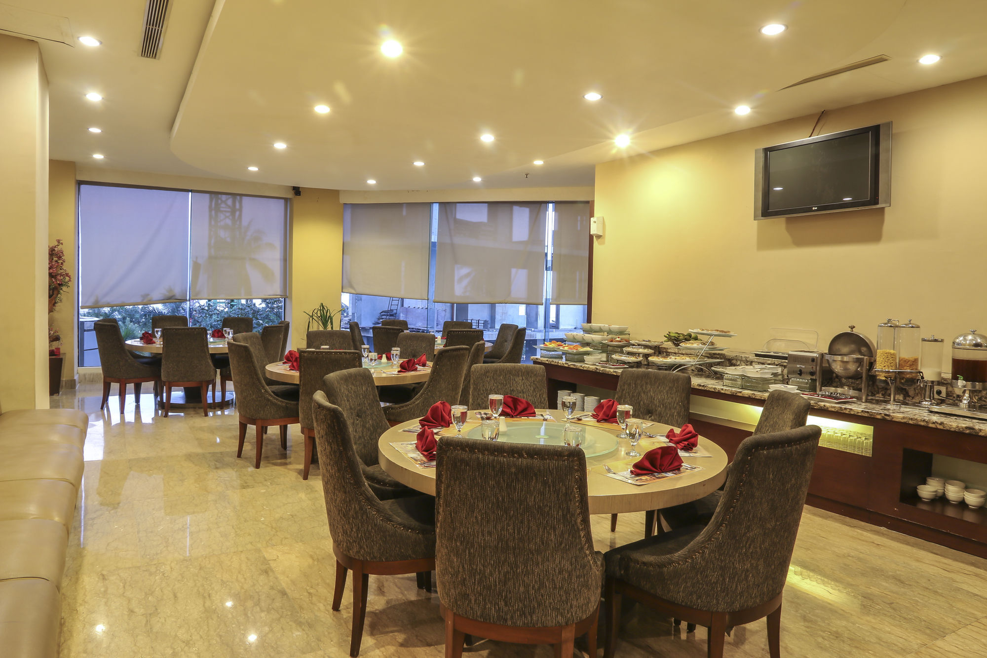 Almadera Hotel Makassar Dış mekan fotoğraf