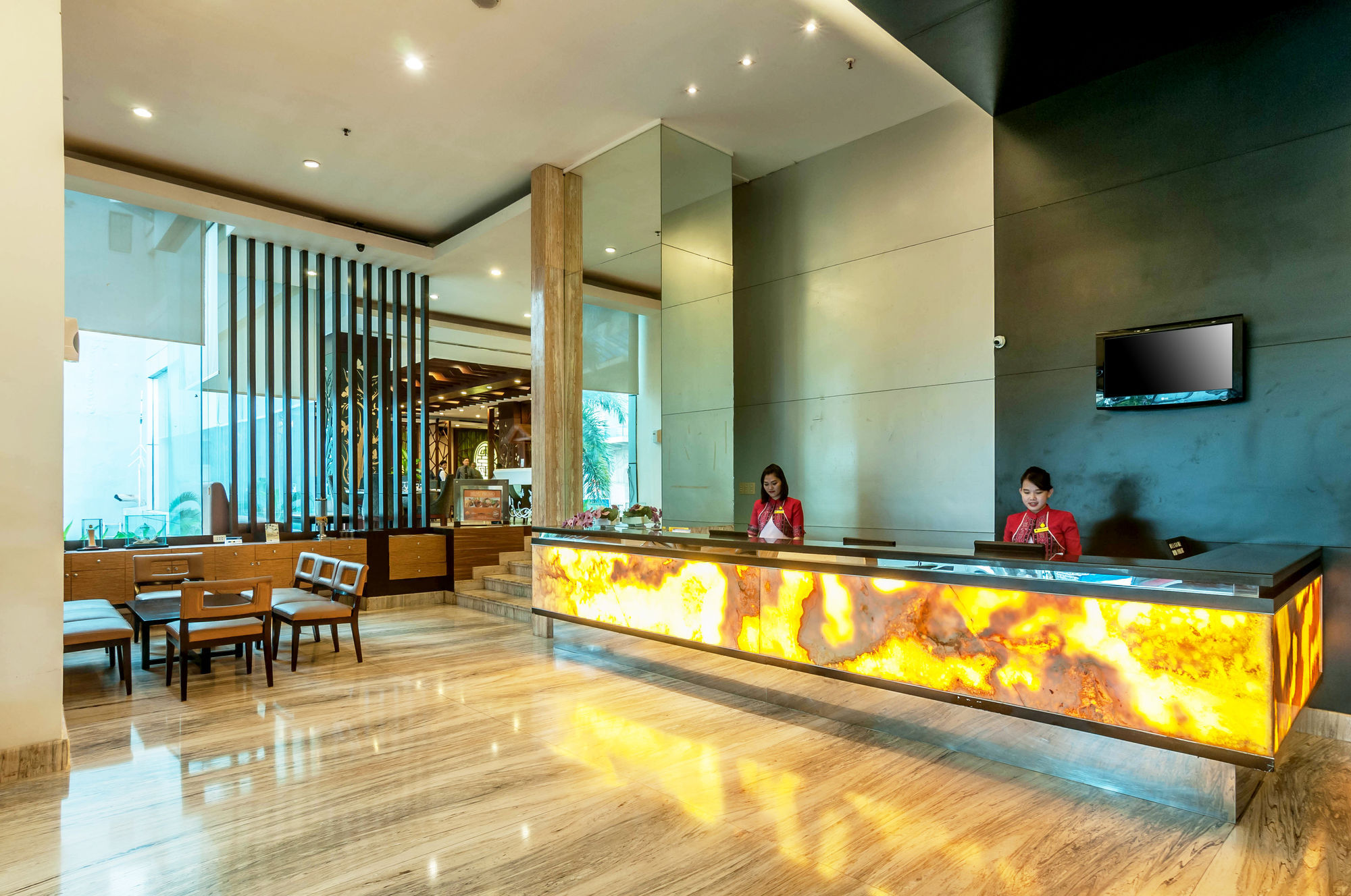 Almadera Hotel Makassar Dış mekan fotoğraf