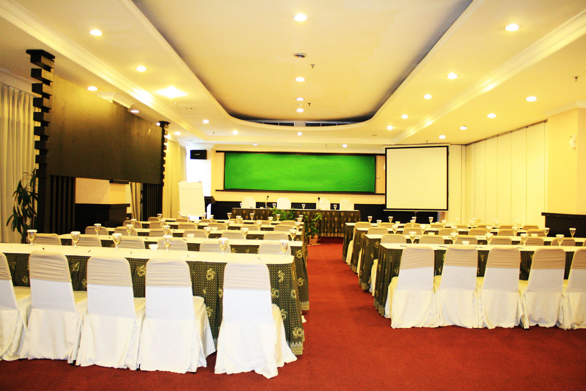 Almadera Hotel Makassar Dış mekan fotoğraf