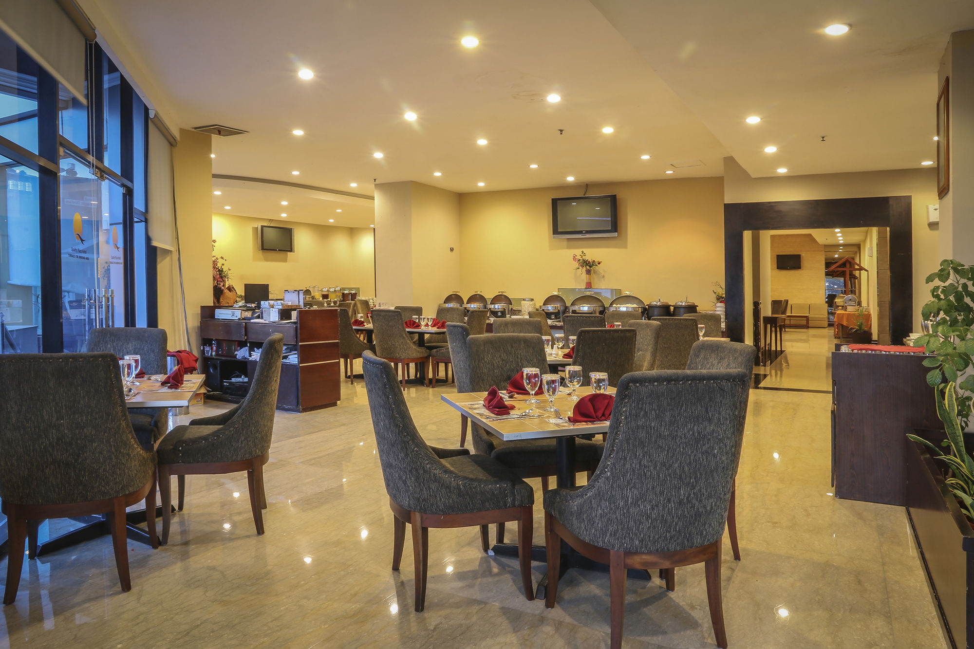 Almadera Hotel Makassar Dış mekan fotoğraf