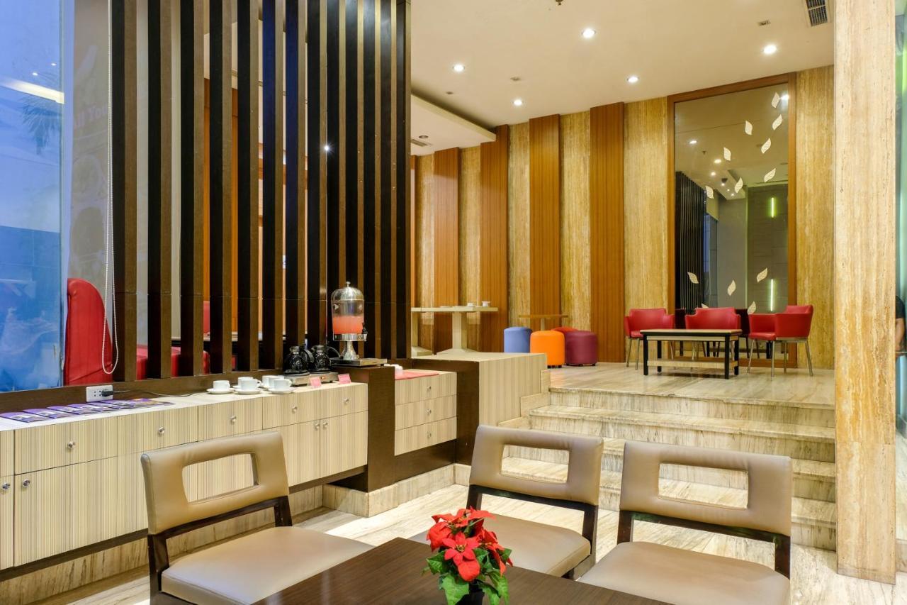 Almadera Hotel Makassar Dış mekan fotoğraf